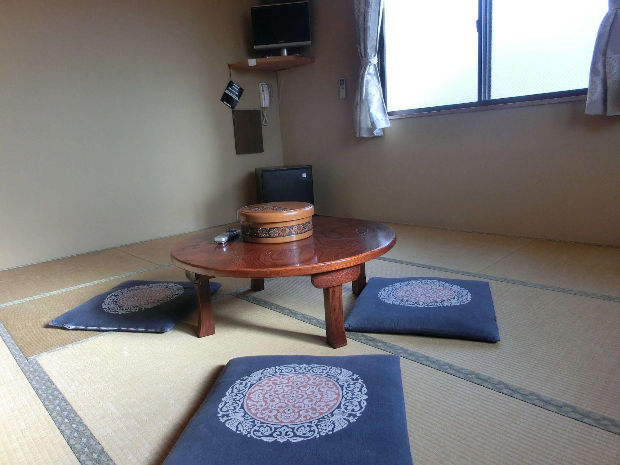 Oyado Iguchi Hotel Такаяма Екстериор снимка